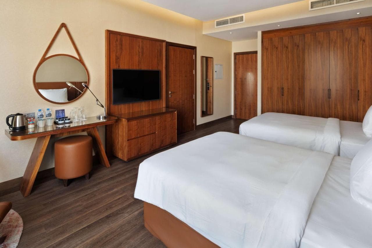 Radisson Blu Hotel, Dubai Canal View - Bild 2
