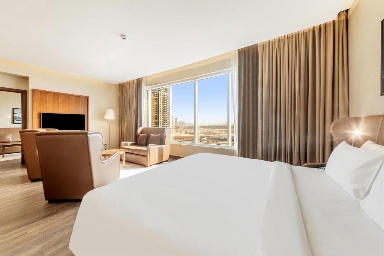 Radisson Blu Hotel, Dubai Canal View - image 4